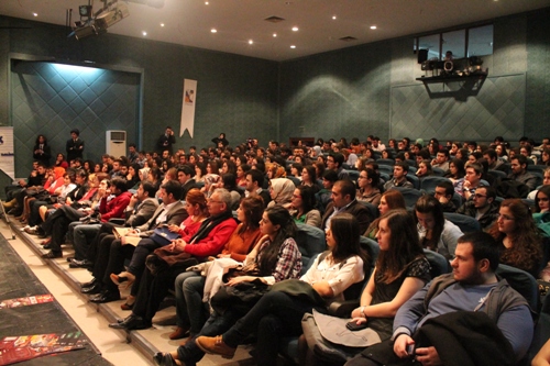 maramarauniversitesipanelogrenciler