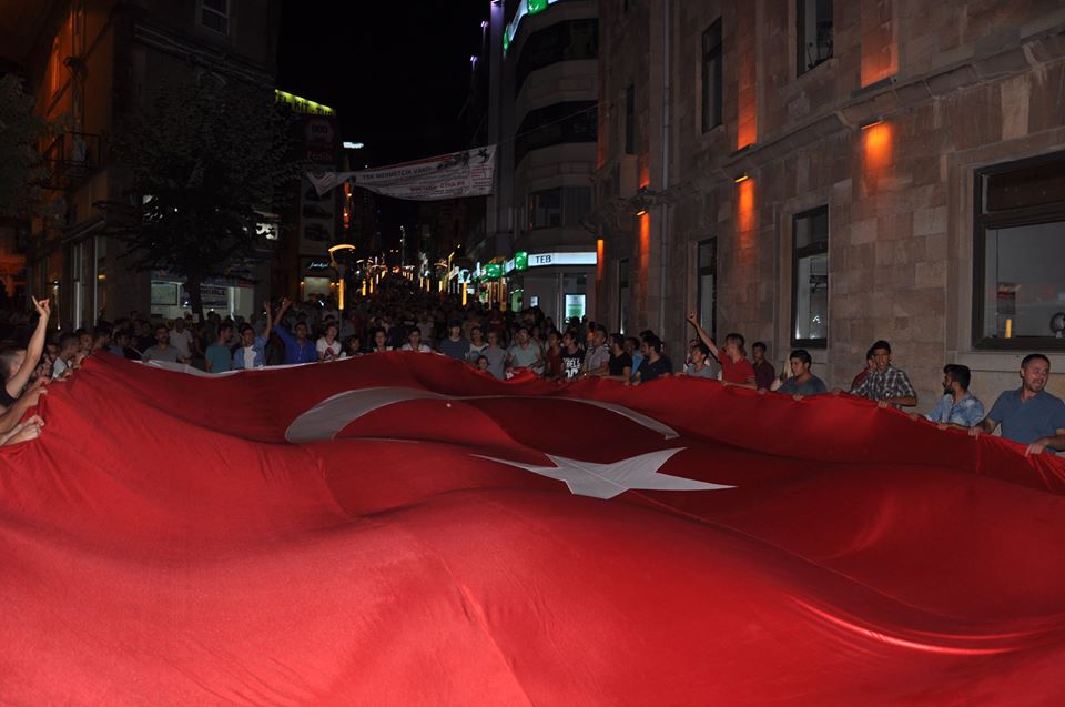 devbayrakprotestogiresun