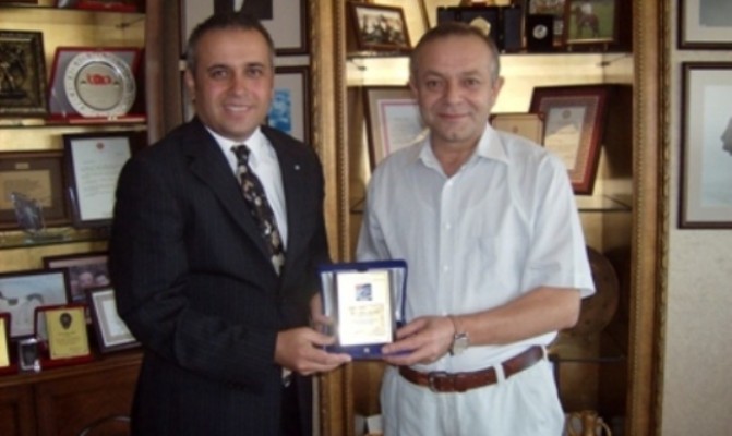 onerhekimgiresununiversitesifahridoktora